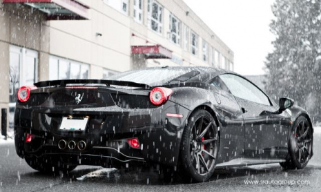 Novitec Ferrari 458 Italia позирует в снегу